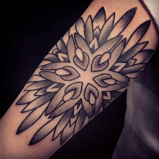 Blackwork dövme çalışması 20
